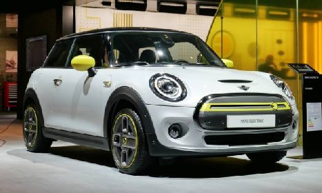 https://www.ragusanews.com/immagini_articoli/30-04-2021/1619814677-se-la-mini-cooper-diventa-elettrica-1-280.jpg