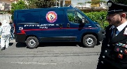 https://www.ragusanews.com/immagini_articoli/30-04-2025/bambina-lanciata-dal-balcone-dalla-madre-la-piccola-e-morta-il-dramma-a-misterbianco-100.jpg