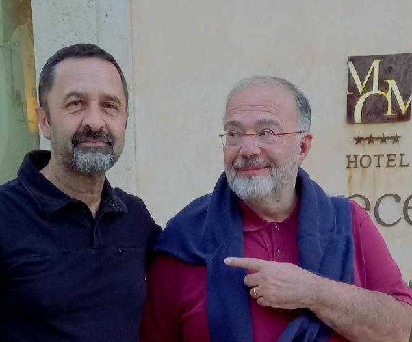 https://www.ragusanews.com/immagini_articoli/30-05-2024/massimo-berardini-in-vacanza-a-scicli-500.jpg