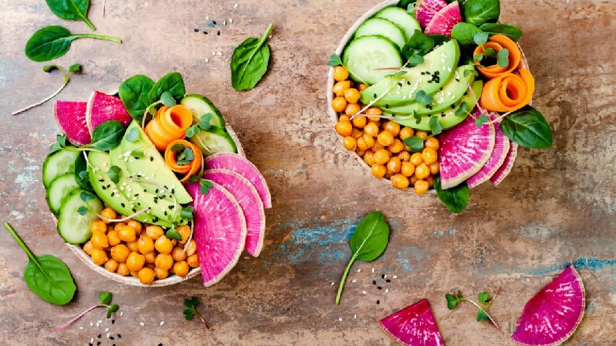 https://www.ragusanews.com/immagini_articoli/30-06-2022/dieta-per-reflusso-gastroesofageo-cosa-mangiare-per-evitarlo-500.jpg