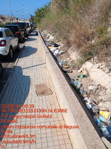 https://www.ragusanews.com/immagini_articoli/30-08-2024/la-via-dell-abbandono-al-porto-di-pozzallo-500.jpg