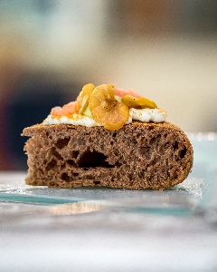 https://www.ragusanews.com/immagini_articoli/30-09-2022/1664528288-gambero-rosso-due-spicchi-per-la-pizza-di-pinsere-di-scicli-13-300.jpg