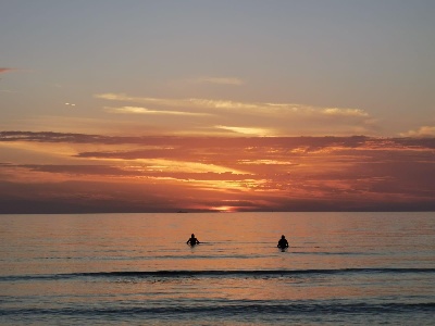 https://www.ragusanews.com/immagini_articoli/30-10-2023/1698665632-il-tramonto-del-29-ottobre-a-marina-di-modica-1-300.jpg