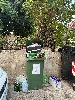 https://www.ragusanews.com/immagini_articoli/31-08-2023/i-secchi-della-psazzatura-mai-puliti-a-marina-di-modica-100.jpg