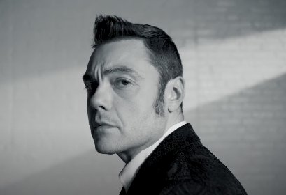 https://www.ragusanews.com/immagini_articoli/31-10-2020/tiziano-ferro-canta-e-ti-vengo-a-cercare-di-franco-battiato-280.jpg