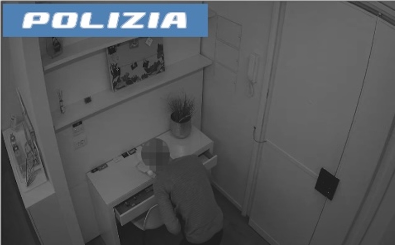 https://www.ragusanews.com/immagini_articoli/31-10-2024/scappa-dal-b-b-senza-pagare-e-ruba-400-euro-preso-grazie-ai-tatuaggi-500.jpg