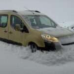 Auto in panne sulla neve