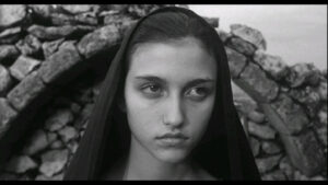 Comisana in fuga a Santa Croce