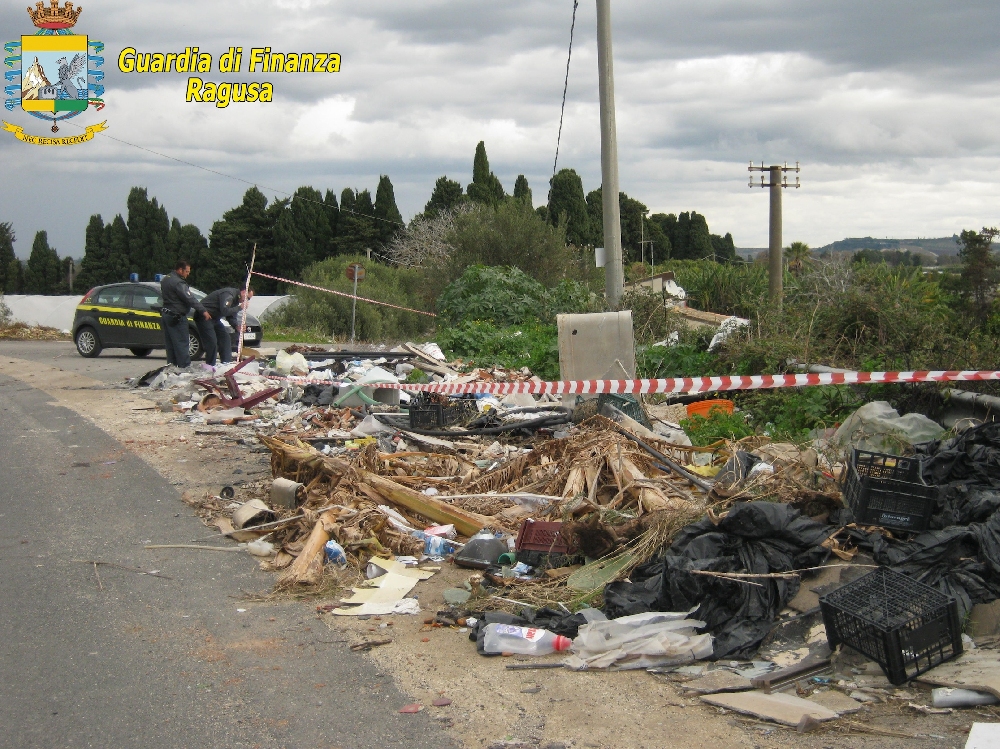 Rifiuti abbandonati, tre discariche abusive a Ispica