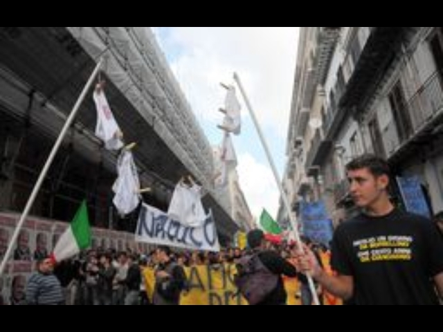 Scuola: studenti in piazza a Palermo