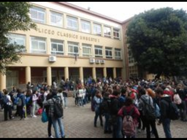 Scuola: esposto genitori liceo Palermo