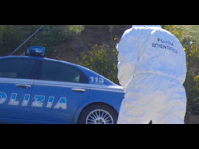 Donna trovata sgozzata in casa a Palermo