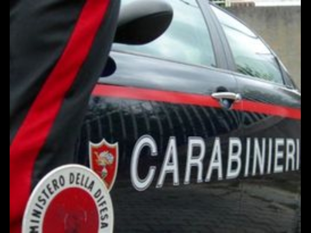 Non puo’ mantenerla e “regala” figlia
