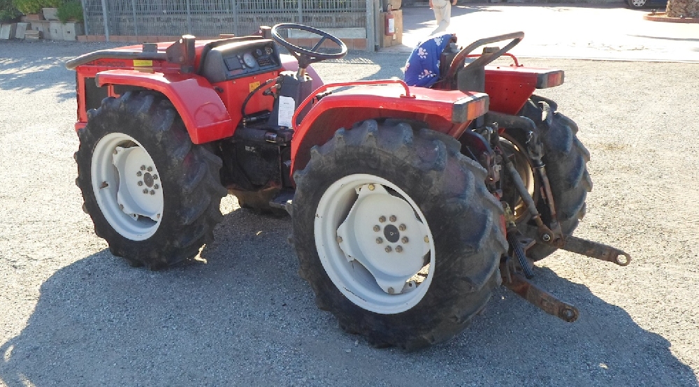 Denunciato per ricettazione, recuperato trattore rubato
