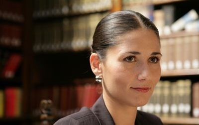 Barbara Tabita in visita all’aeroporto di Comiso
