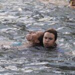 Donna rischia annegamento