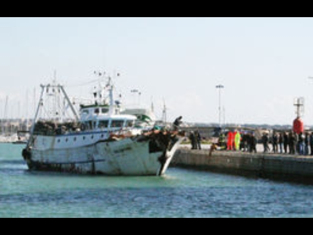 Peschereccio sequestrato lascia Tunisia