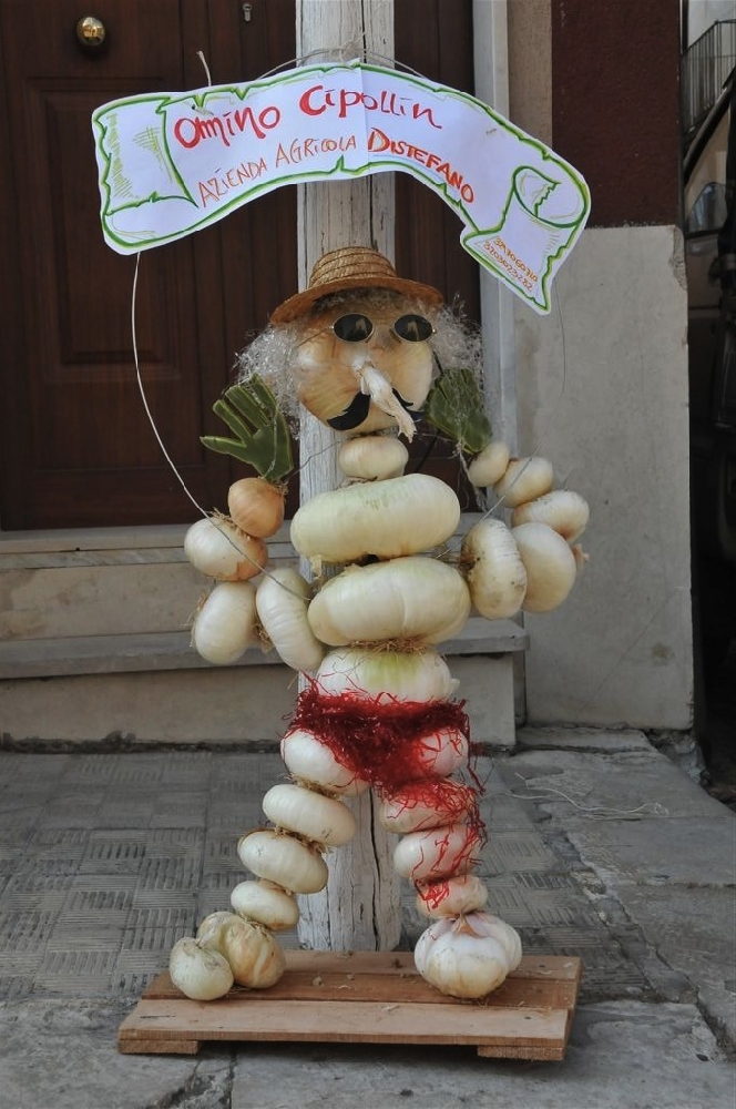 A Giarratana la cipolla ha la forma dell’omino Michelin