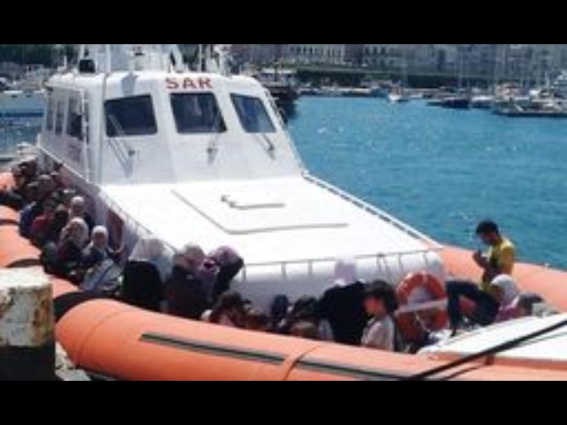 Siracusa, sbarcati donne e bimbi siriani