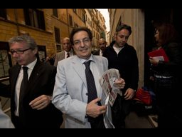 Pd: Crocetta, ‘sfidare Renzi? Vediamo’
