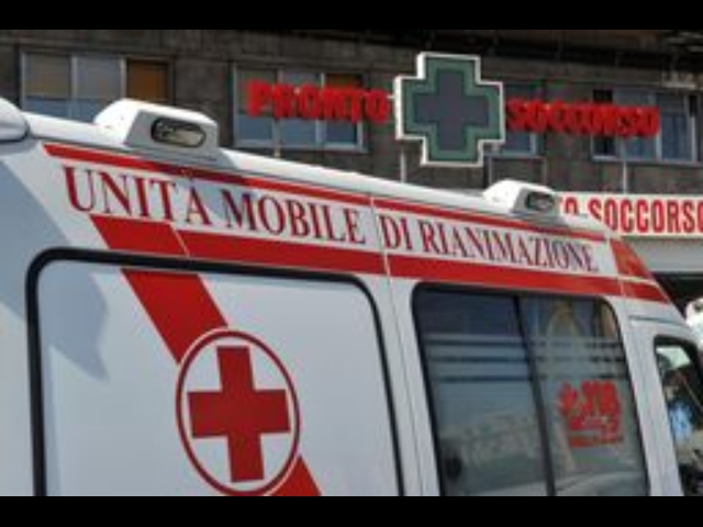 Diciannovenne trovata morta a letto