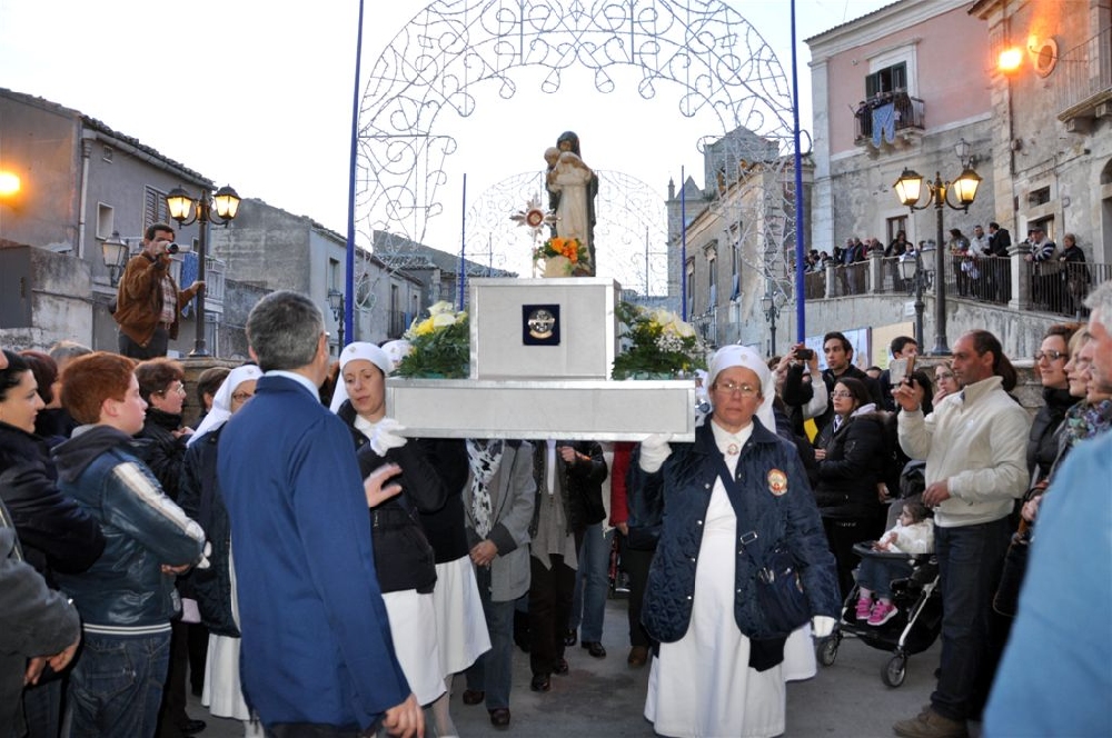 Una folla straripante ha accolto la reliquia di Giovanni Paolo II