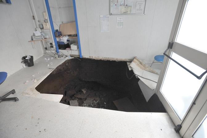 Vacilla il pavimento in una scuola di Ispica