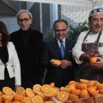 Carmelo Chiaramonte con l’arancia