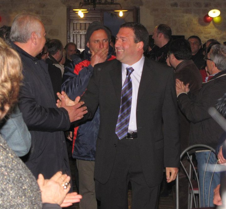 Pippo Barone e i baroniani presentano la mozione di sfiducia a Rustico