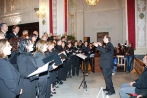 Il coro Fiamma Viva d’Amore