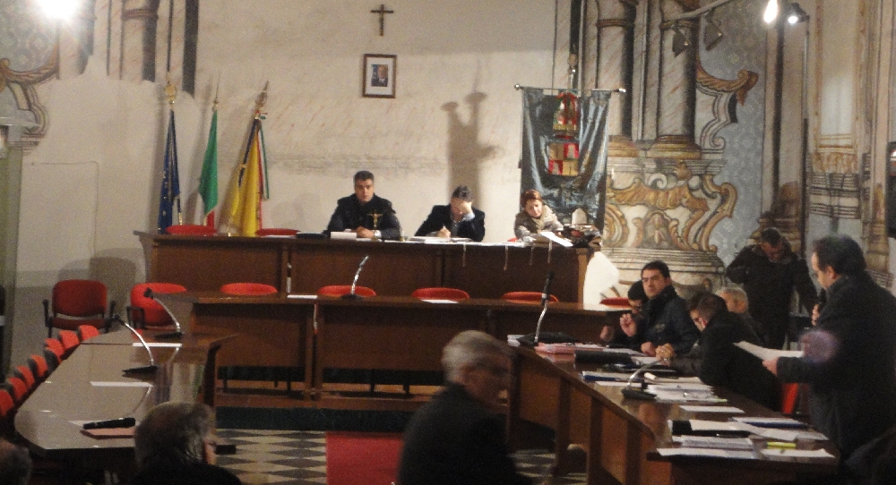 Cantiere Popolare: Rustico fugge, 14 mln lo squilibrio