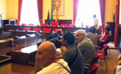 Comiso, precari del Comune occupano aula consiliare