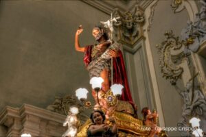 La statua di San Giovanni