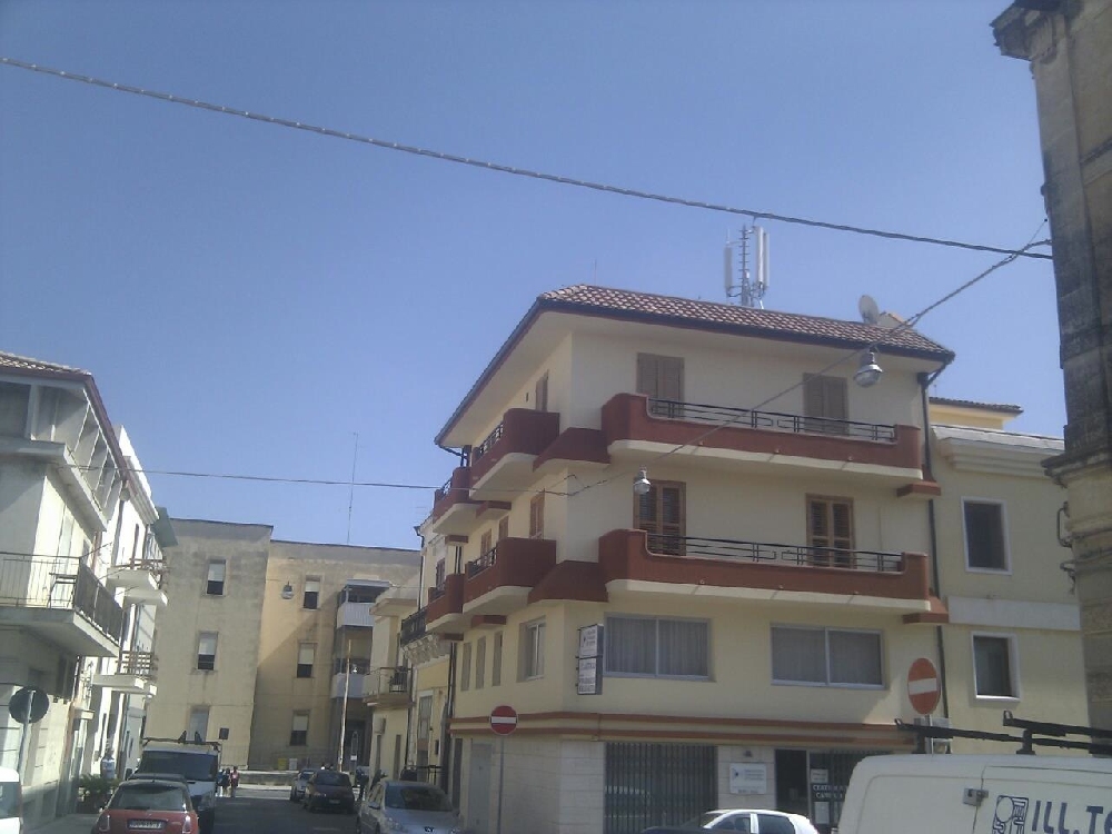 Elettrosmog ad Ispica, un’antenna a ridosso dell’Istituto Einaudi