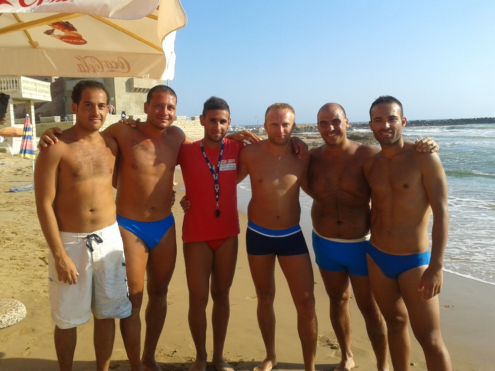 Due salvataggi nella spiaggia di Montalbano