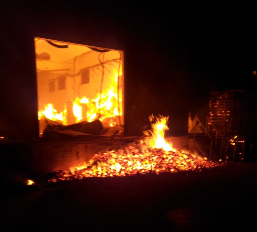 L'incendio del capannone