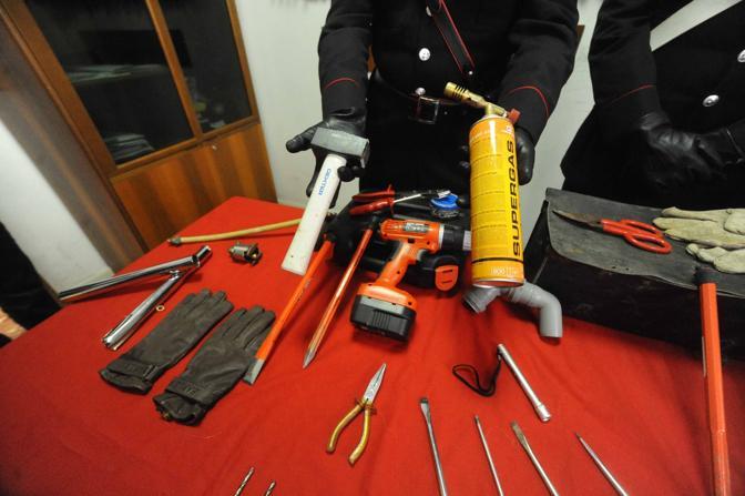 Furto in un B&b, due arresti ad Acate