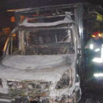 Furgone incendiato