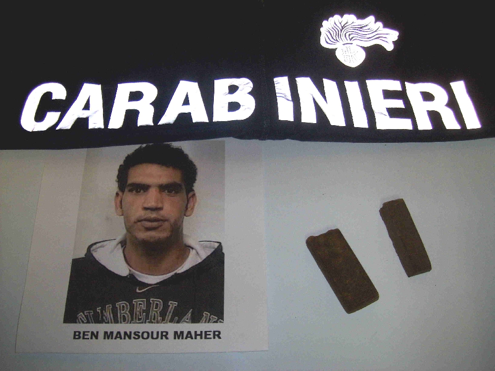 Acate, arrestato tunisino con 60 grammi di hashish