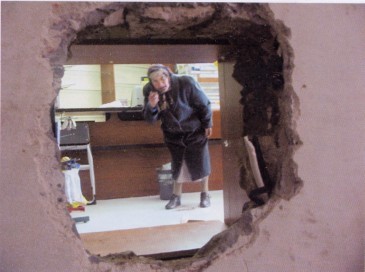 Comiso, la banda del buco colpisce a casa di una 90enne