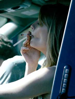 Ispica, riceveva giovani tossici a casa, ammanettata Rosy Gieri