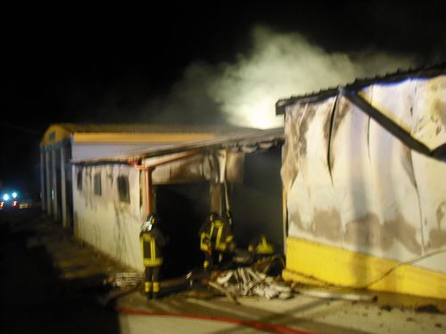 Ispica, incendiato un capannone