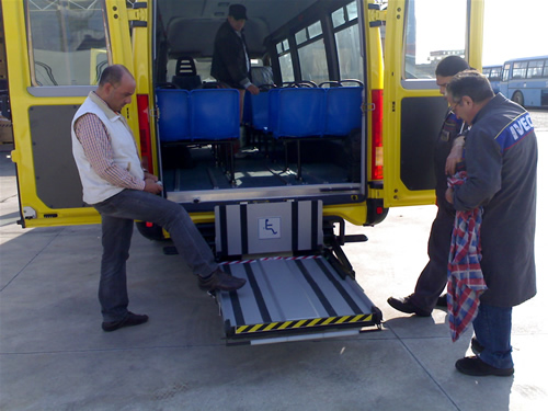 Gli scuolabus negati ai bambini disabili, a Ispica