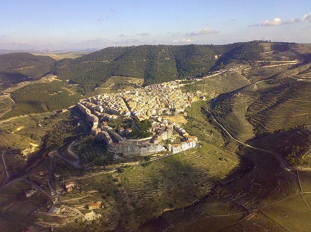 E Chiaramonte diventò Gulfi: bella, e serena