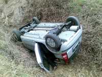 Cappotta un’auto a Punta Secca