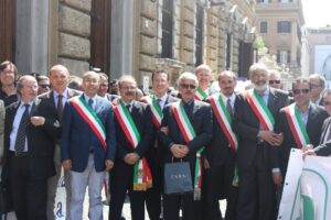 Ministero del tesoro, sit in aeroporto Comiso