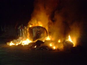 cassonetti in fiamme