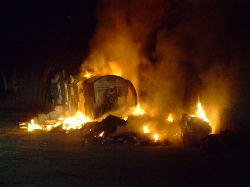 Incendiati 6 cassonetti della ditta Busso a Comiso, è intimidazione