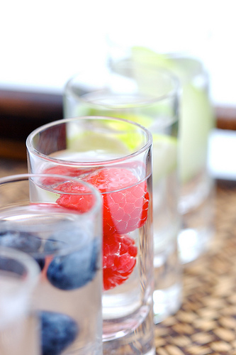 Aveva ferito due che si erano rifiutati di pagargli da bere, arrestato