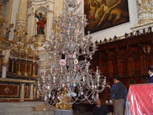 Il lampadario di San Pietro a Modica